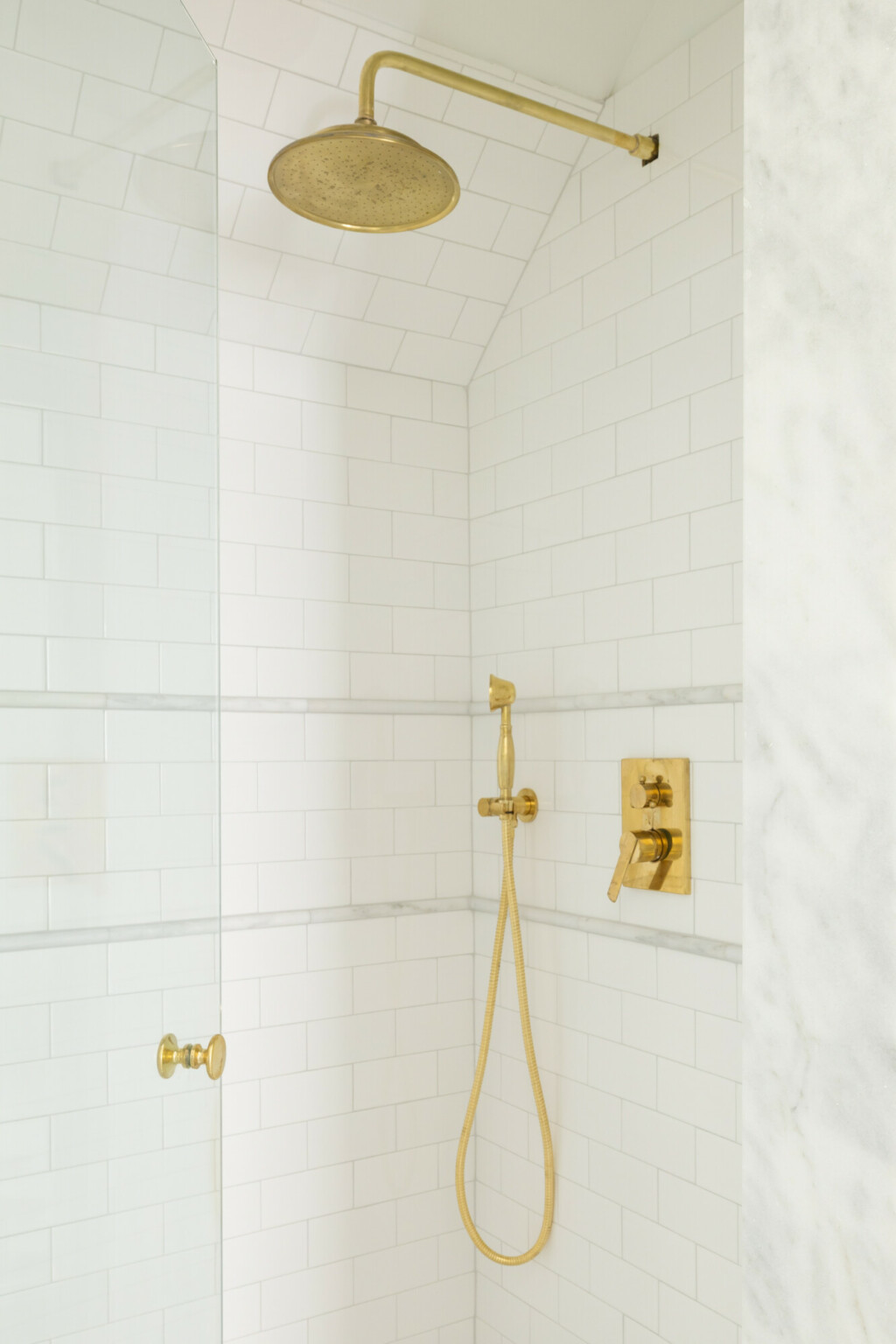 THE BATHROOM TILE AT WOODVALE MANOR - Manor Design