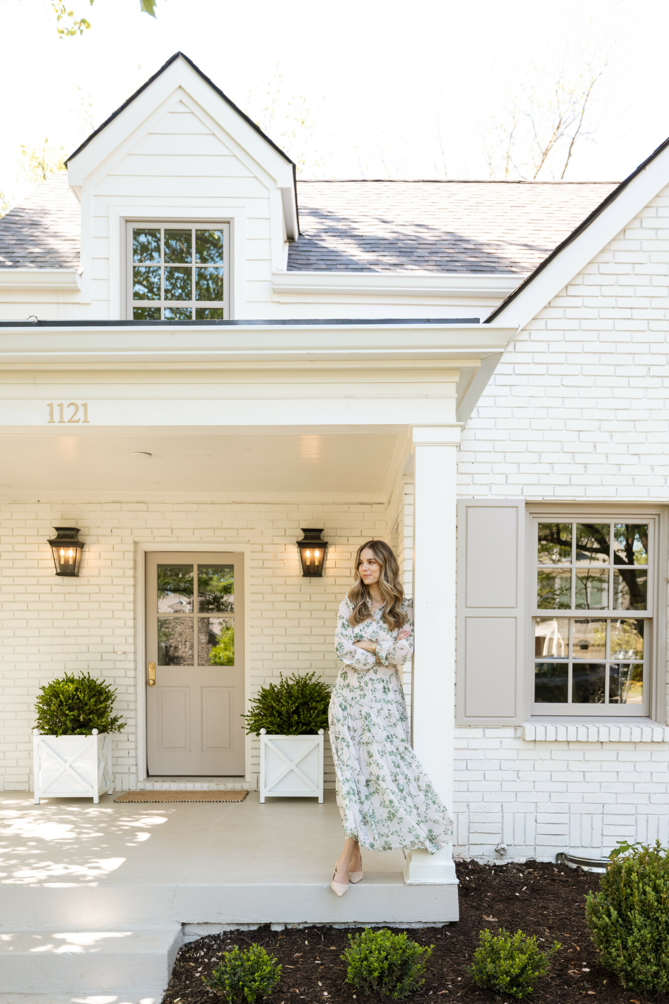 Woodvale Manor Front Porch - Manor Design